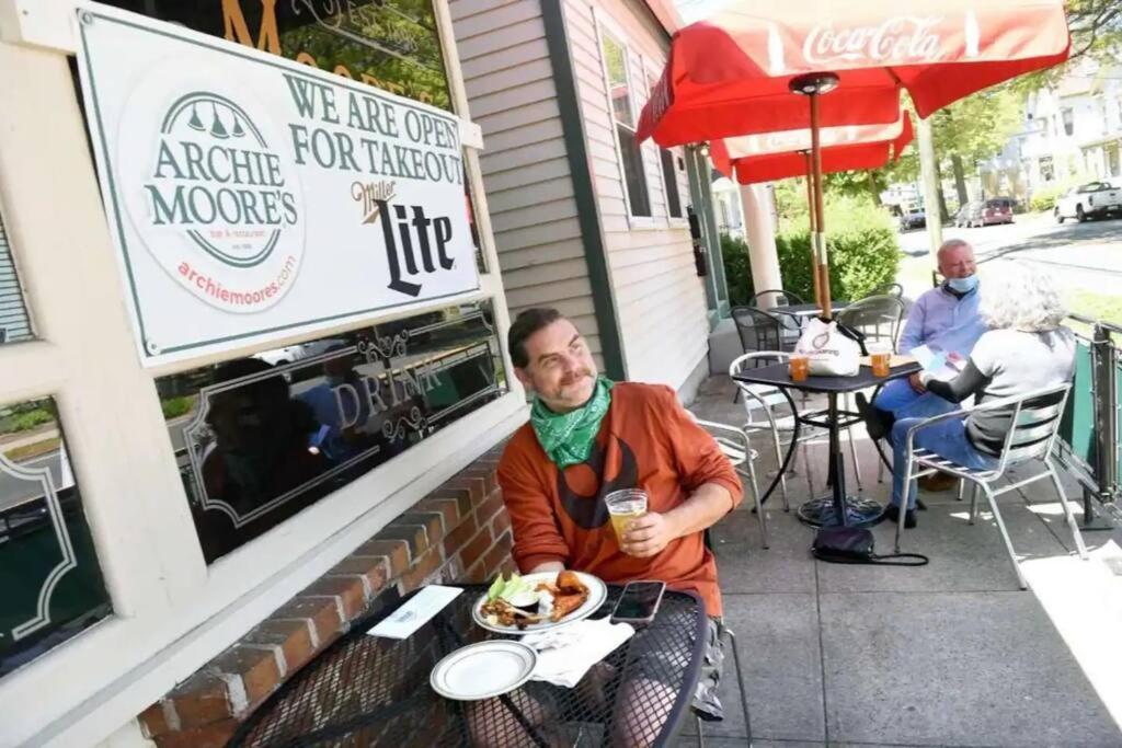 Peachy Paradise In East Rock Near Dt/Yale New Haven Extérieur photo