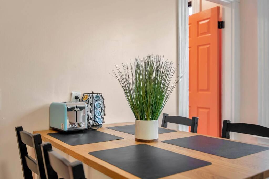 Peachy Paradise In East Rock Near Dt/Yale New Haven Extérieur photo